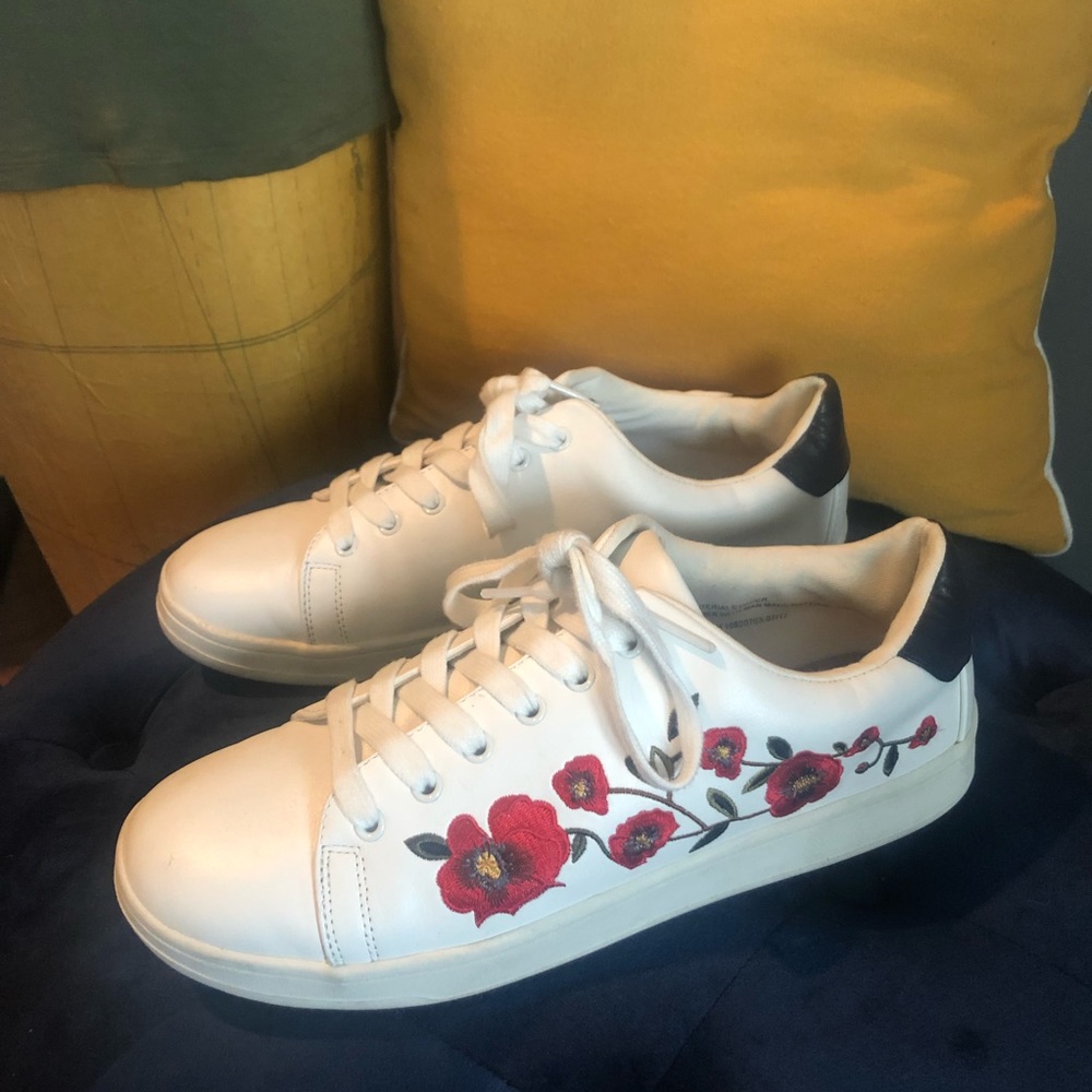 A New Day - Floral Embroidered Sneakers - Size 9 - Picture 2 of 5